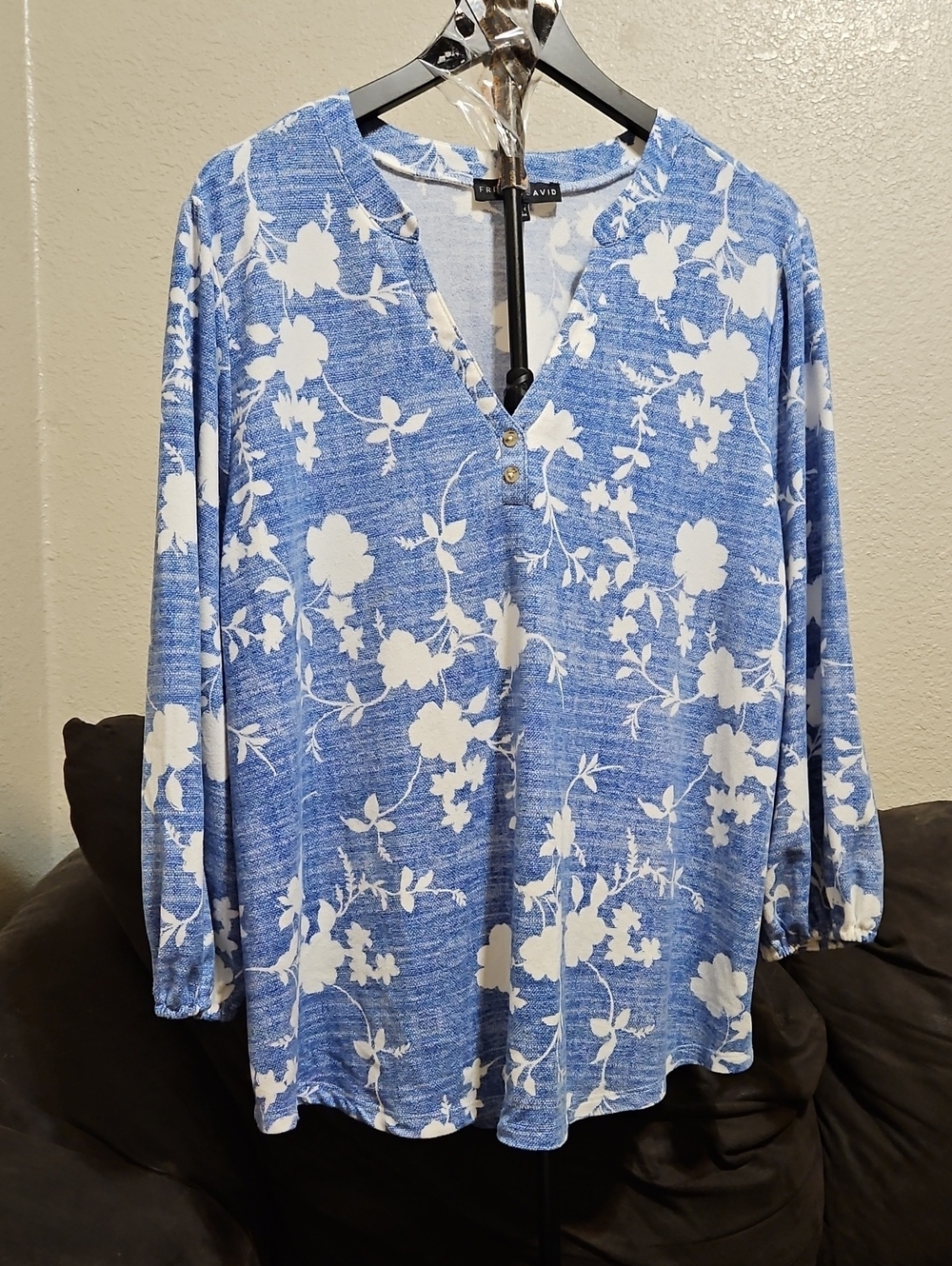 Fred David White Floral Print V-Neck Long Sleeve Top - Blue Background
